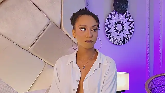 Snapshot of Nahomi_King chatting on February 2025 01:11:02 PM Nahomi King online show from February 2025 01:11:02 PM