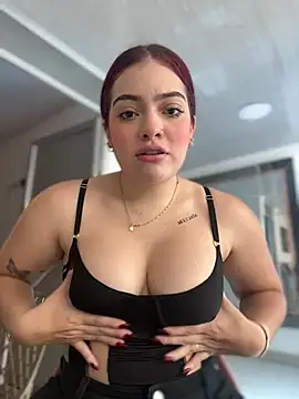 Chloee Evans1 online show from December 2024 03:24:02 PM