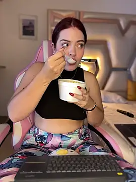 Chloee Evans1 online show from January 2025 05:40:01 PM