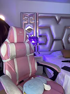 Chloee Evans1 online show from February 2025 07:05:02 PM