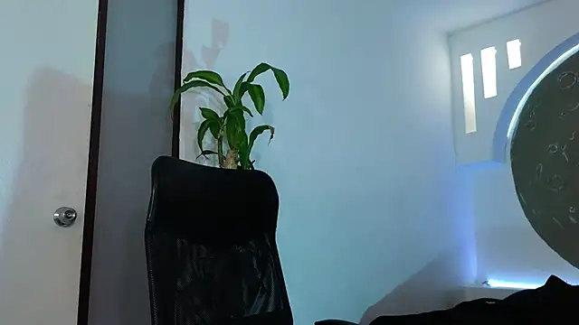 Snapshot of Tatianabr_01 chatting on December 2025 05:07:02 PM Tatianabr 01 online show from December 2025 05:07:02 PM