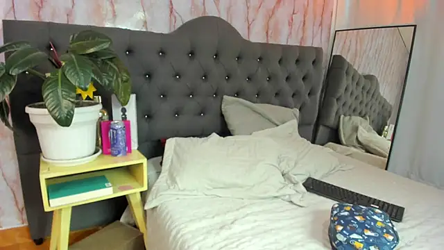 Snapshot of Elecktra_sweet chatting on November 2025 08:09:01 PM Elecktra sweet online show from November 2025 08:09:01 PM