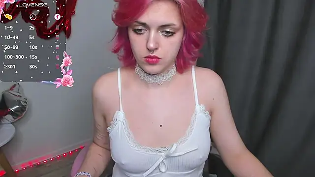 Roxy Wi online show from February 2025 03:01:02 PM