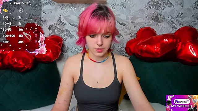 Roxy Wi online show from February 2025 08:17:01 AM