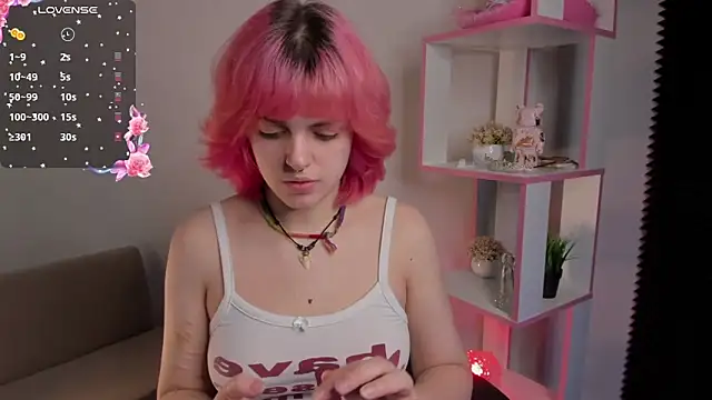 Roxy Wi online show from March 2025 01:05:01 AM