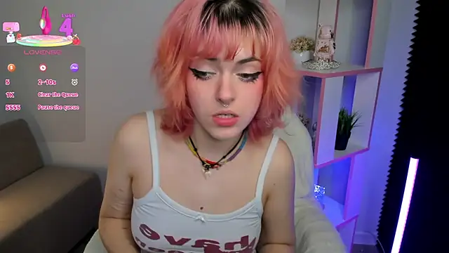 Roxy Wi online show from March 2025 08:42:02 AM