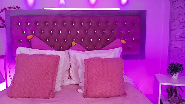 Tayzon Foxxx online show from October 2025 12:55:02 PM