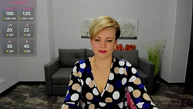 Julia Wilsone online show from February 2025 01:22:02 PM