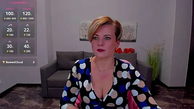 Julia Wilsone online show from February 2025 01:28:01 PM