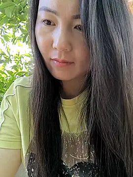 Snapshot of Sweetlove_77 chatting on October 2025 12:32:01 AM Sweetlove 77 online show from October 2025 12:32:01 AM