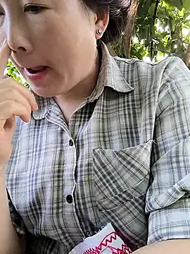 Snapshot of Sweetlove_77 chatting on October 2025 12:22:01 AM Sweetlove 77 online show from October 2025 12:22:01 AM