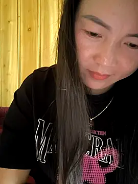 Snapshot of Sweetlove_77 chatting on October 2025 01:50:02 AM Sweetlove 77 online show from October 2025 01:50:02 AM