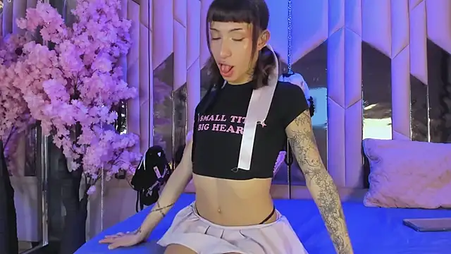 Snapshot of MadisonWood01 chatting on November 2025 02:39:01 PM MadisonWood01 online show from November 2025 02:39:01 PM