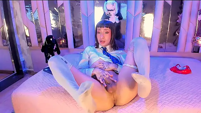 Snapshot of MadisonWood01 chatting on November 2025 04:17:02 PM MadisonWood01 online show from November 2025 04:17:02 PM