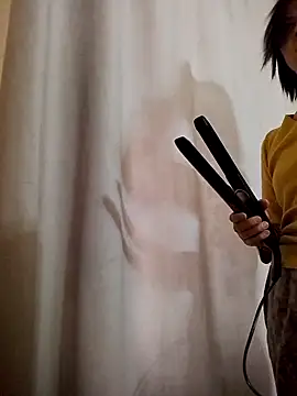 Snapshot of Gussie_Bridie chatting on October 2025 04:44:02 AM Gussie Bridie online show from October 2025 04:44:02 AM