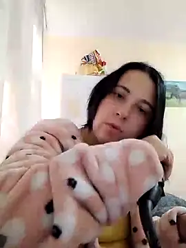 Snapshot of Gussie_Bridie chatting on October 2025 04:32:01 AM Gussie Bridie online show from October 2025 04:32:01 AM