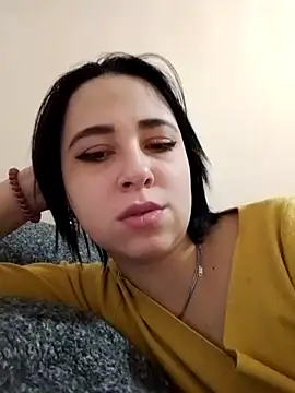 Snapshot of Gussie_Bridie chatting on October 2025 04:44:02 AM Gussie Bridie online show from October 2025 04:44:02 AM