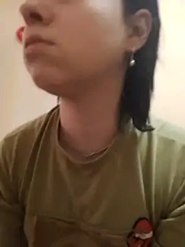 Snapshot of Gussie_Bridie chatting on October 2025 05:43:02 AM Gussie Bridie online show from October 2025 05:43:02 AM