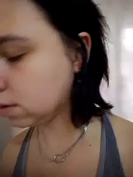 Snapshot of Gussie_Bridie chatting on October 2025 07:07:02 AM Gussie Bridie online show from October 2025 07:07:02 AM