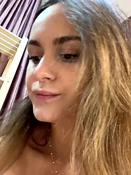 Snapshot of AllaTousNew chatting on November 2025 12:22:01 AM AllaTousNew online show from November 2025 12:22:01 AM