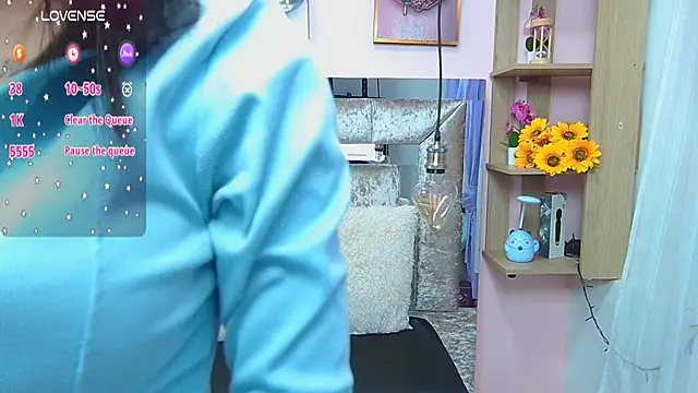 Vaioletcooper online show from March 2025 12:47:01 AM