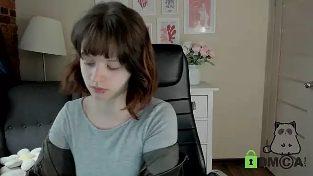 Alina Mills online show from October 2025 09:39:01 AM