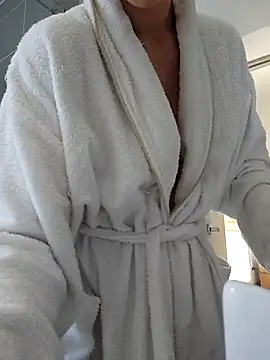 AliceBarry online show from February 2025 01:27:01 PM