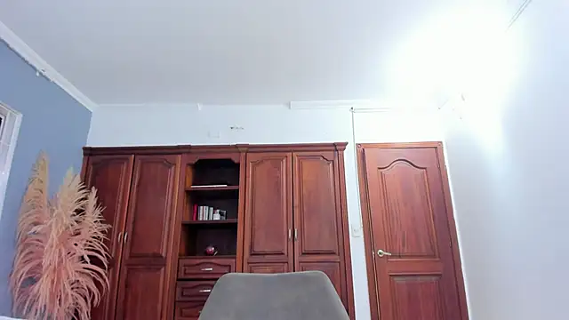 AliceBarry online show from February 2025 06:15:02 PM