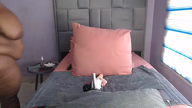 Snapshot of bustytitsxxx chatting on October 2025 08:47:02 AM bustytitsxxx online show from October 2025 08:47:02 AM