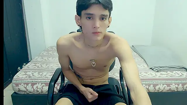 Curtis Jones online show from January 2025 06:23:01 PM