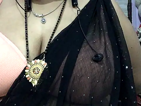 Snapshot of Desi_bhabhiii chatting on November 2025 06:19:01 AM Desi bhabhiii online show from November 2025 06:19:01 AM