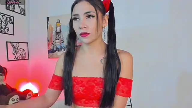 Snapshot of emma-hiill chatting on January 2025 03:41:01 PM emma-hiill online show from January 2025 03:41:01 PM