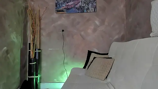 Snapshot of emma-hiill chatting on March 2025 03:31:02 PM emma-hiill online show from March 2025 03:31:02 PM