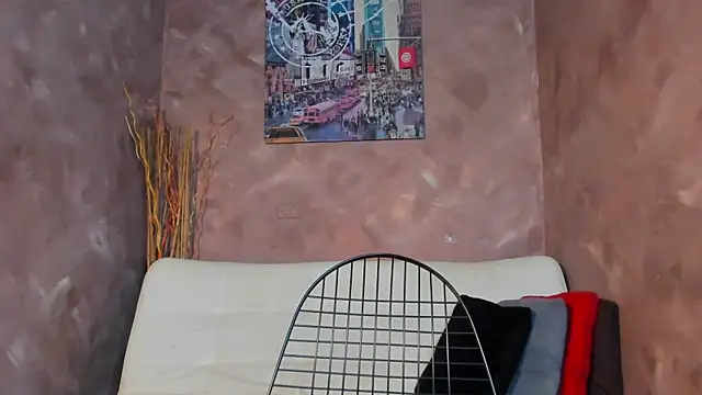 Snapshot of emma-hiill chatting on October 2025 08:33:01 PM emma-hiill online show from October 2025 08:33:01 PM