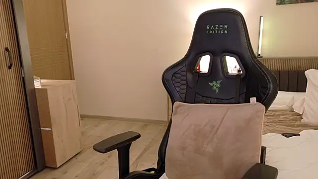 joycesilver online show from September 2025 08:07:01 AM