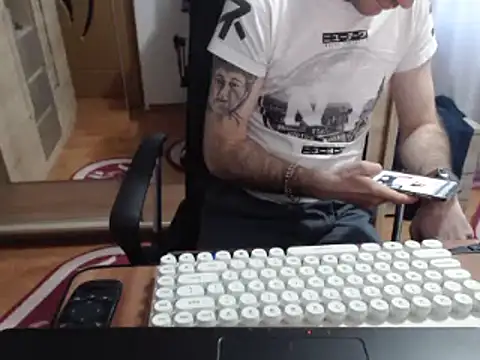 uncutguy01 online show from March 2025 06:10:01 AM