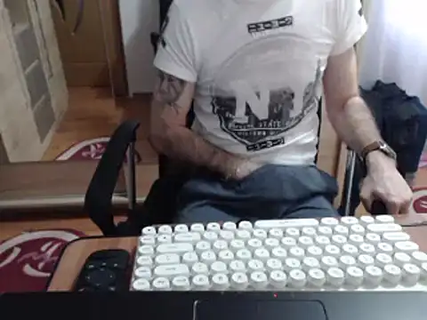 uncutguy01 online show from March 2025 08:40:02 AM