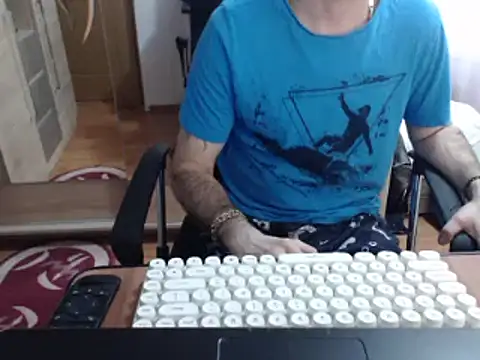 uncutguy01 online show from March 2025 02:32:02 PM