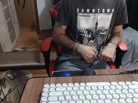 uncutguy01 online show from September 2025 04:13:02 AM