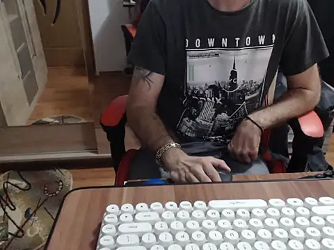 uncutguy01 online show from September 2025 04:14:02 AM