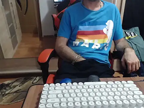 Snapshot of uncutguy01 chatting on September 2025 04:27:01 AM uncutguy01 online show from September 2025 04:27:01 AM