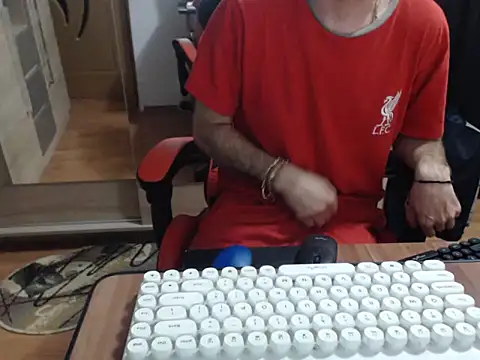 Snapshot of uncutguy01 chatting on September 2025 05:01:02 AM uncutguy01 online show from September 2025 05:01:02 AM