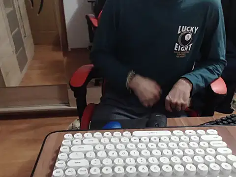 Snapshot of uncutguy01 chatting on October 2025 05:02:02 AM uncutguy01 online show from October 2025 05:02:02 AM