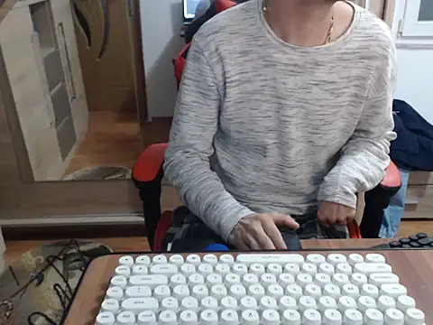 Snapshot of uncutguy01 chatting on October 2025 05:38:01 AM uncutguy01 online show from October 2025 05:38:01 AM