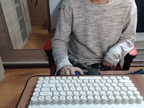 Snapshot of uncutguy01 chatting on October 2025 05:59:01 AM uncutguy01 online show from October 2025 05:59:01 AM