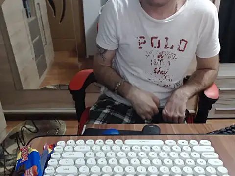 Snapshot of uncutguy01 chatting on October 2025 05:11:02 AM uncutguy01 online show from October 2025 05:11:02 AM