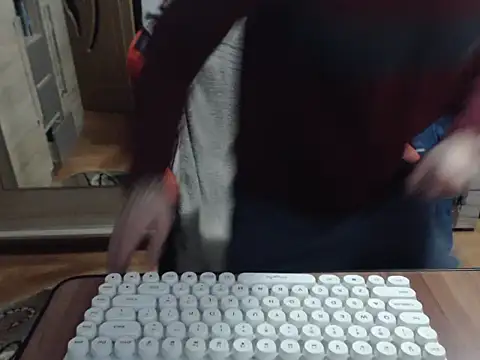 Snapshot of uncutguy01 chatting on November 2025 04:41:01 PM uncutguy01 online show from November 2025 04:41:01 PM