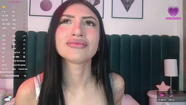 Nicolette ks  online show from November 2025 04:34:01 AM