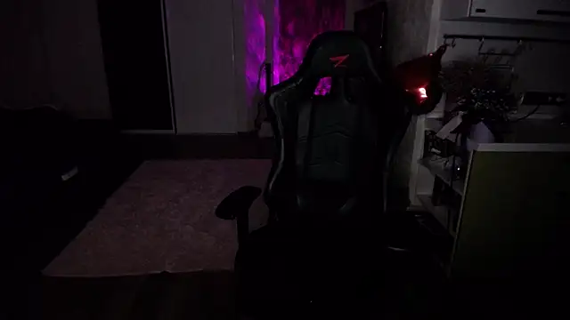 Kira Bakker online show from March 2025 04:22:02 PM