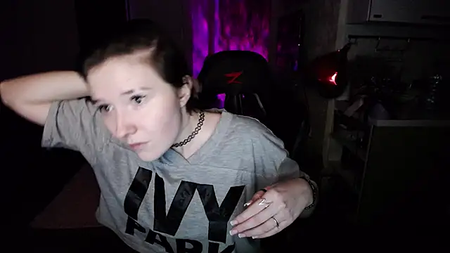 Kira Bakker online show from March 2025 10:19:02 PM